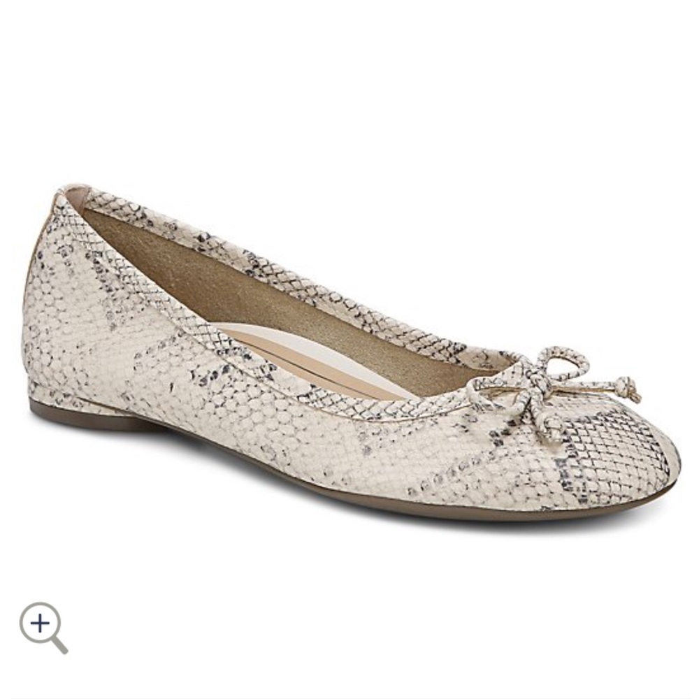 Vionic NEW IN BOX Leather Flats. Callisto Snake